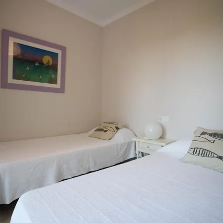 Les Portelles Del Mar 1ª Linea Playa Apartment *