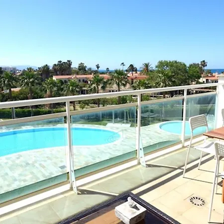 Les Portelles Del Mar 1ª Linea Playa Apartment *